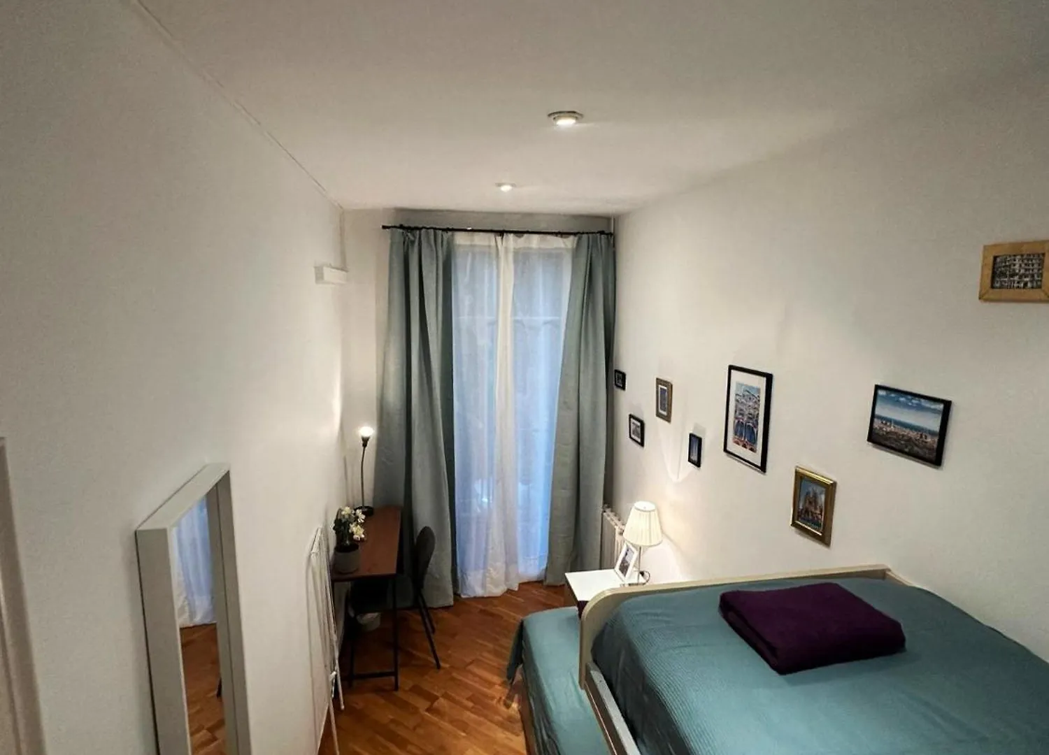 Calabria Rooms Barcelona Bed and breakfast