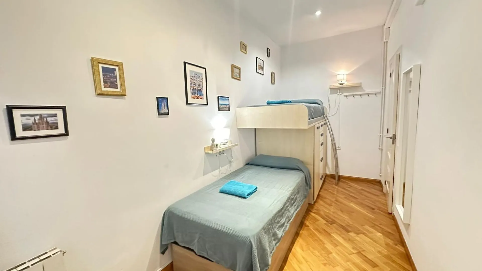 Calabria Rooms Barcelona Bed & Breakfast